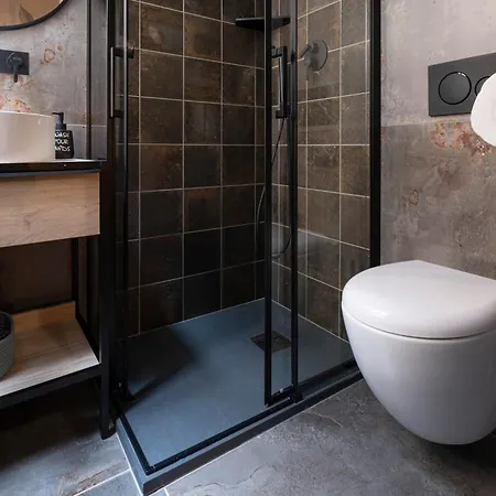 Vatican Boutique With Large Terrace شقة